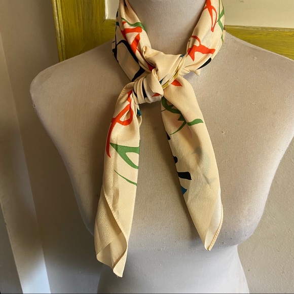 Japanese silk scarf cream 28 x 29 inches good cond - Picture 3 of 3